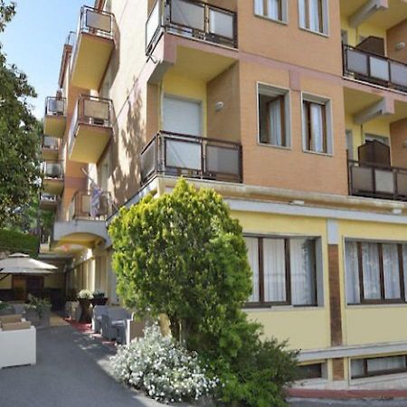 Hotel Attico Chianciano Terme Bagian luar foto