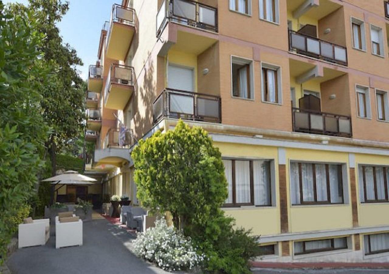 Hotel Attico Chianciano Terme Bagian luar foto