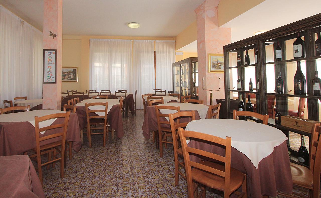 Hotel Attico Chianciano Terme Bagian luar foto